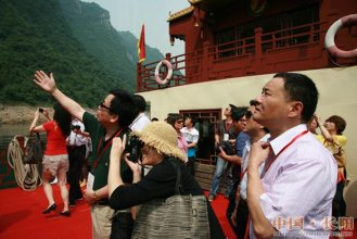 全国百强旅行社老总考察长阳旅游（图）